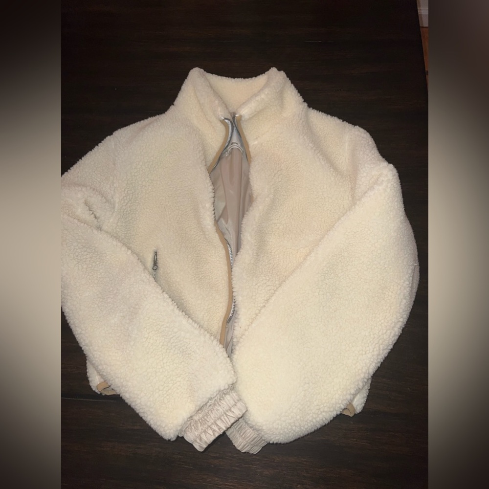 Urban Outfitters Sherpa Coat in Cream - size S